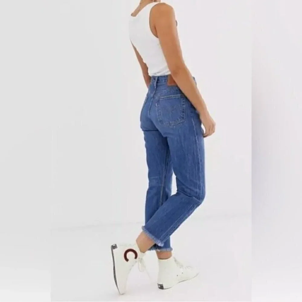 NWT Levi's 501 Cropped Straight Leg Denim Jeans Size 26 Raw Hem Midwash Blue
